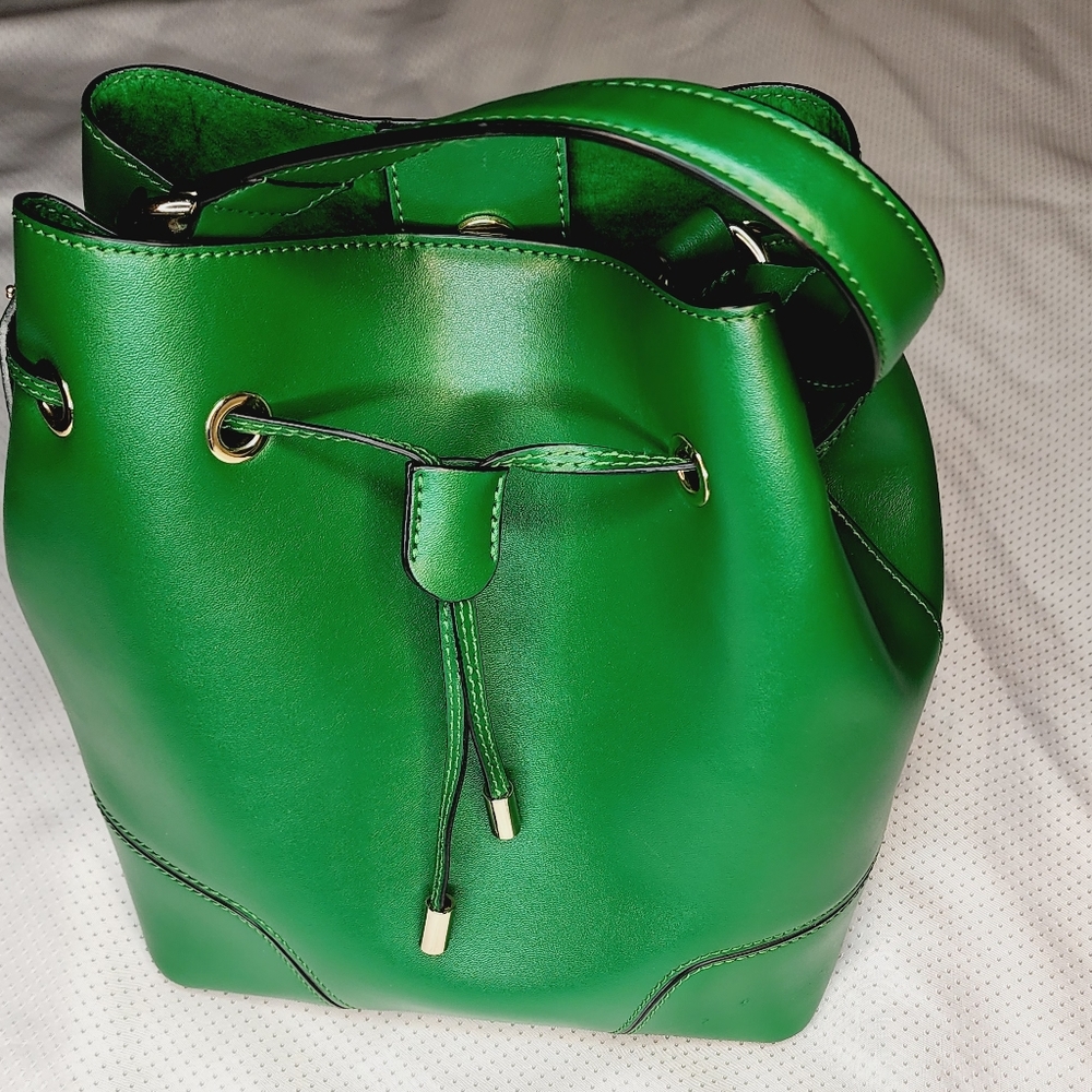 Danier Leather Bucket Bag - Picture 9 of 14